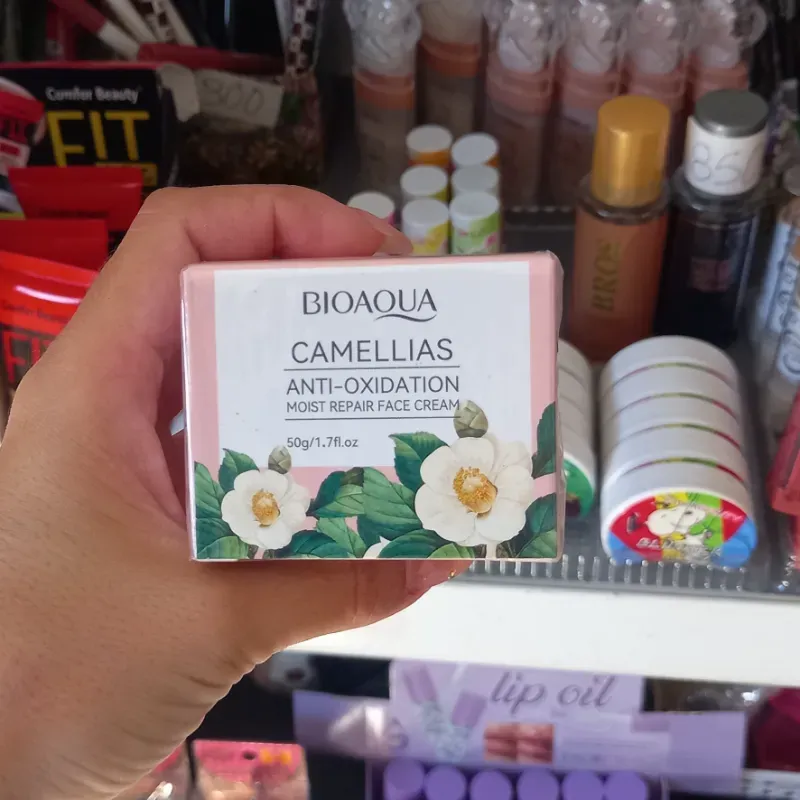 Crema Facial Hidrante y reparadora con extracto de Camelias Bioaqua  