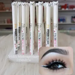 Delineador de ojos blancos 🤍