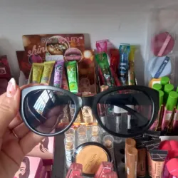 Gafas de mujer (tienen un pequeño detalle) 
