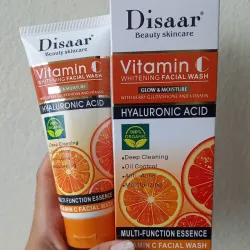 Limpiador Facial Dissar Blanqueador de Vitamina C con Ácido hialurónico.  