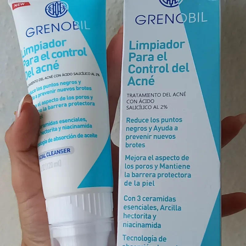 Limpiador Facial Grenobil para el control del Acné 