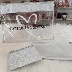 Set de tres cosmetiqueras Victoria's Secret