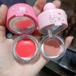 Ternura de blush en tendencia 🩷  Blush en crema con aplicador de esponja!