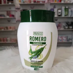 Tratamiento capilar con aceite de Romero
