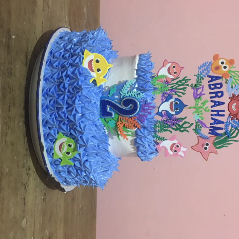Cake de temáticas 🥰❤️ de dos pisos
