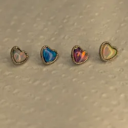 Soporte implante microdermal en forma de corazón