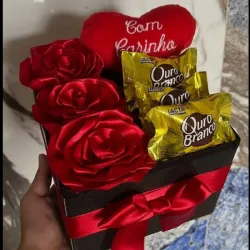 Caja con corazón peluche 