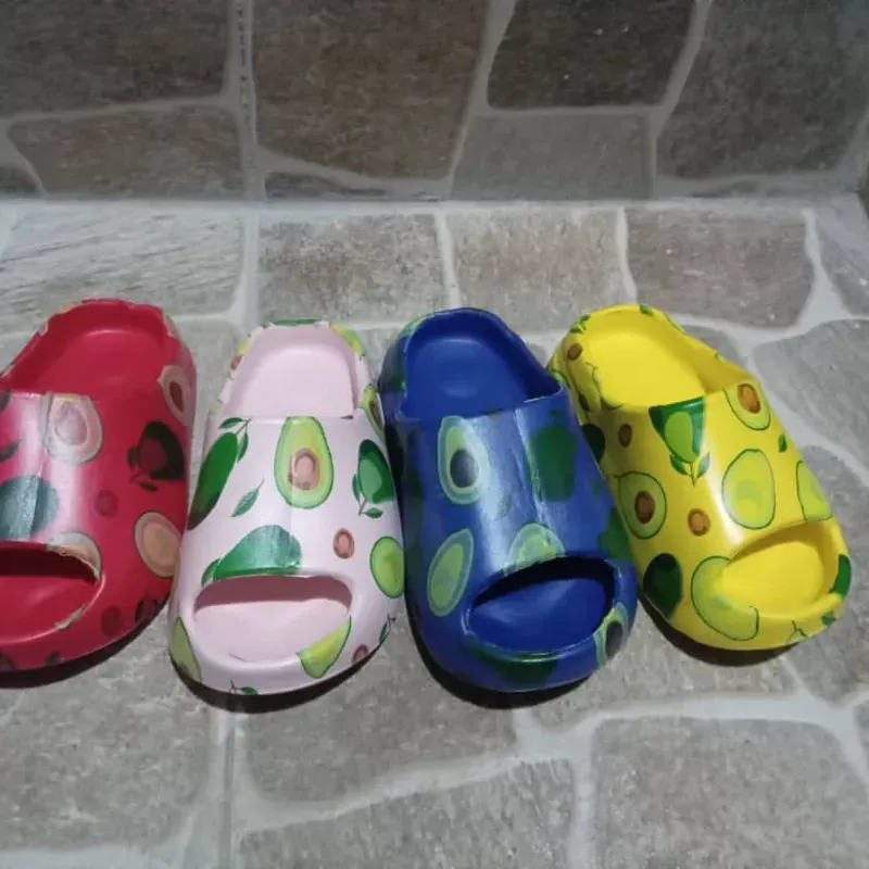 Chancletas para niños y niñas. 