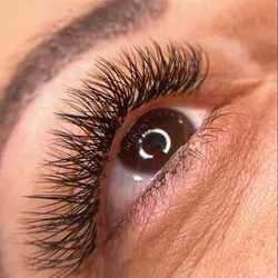 Extensiones de pestañas volumen hawaiano