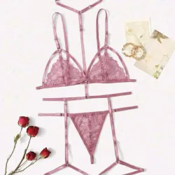 Set de lencería de encaje rosa