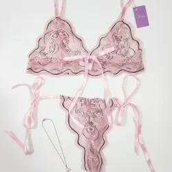 Set de lencería de encaje y lazos