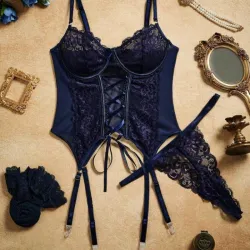 Set de lencería tipo corset de 3 piezas