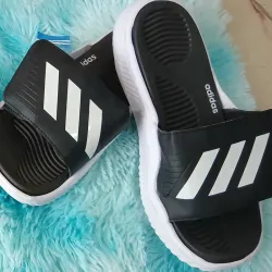 Chancletas adidas