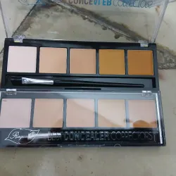 Corrector de ojeras