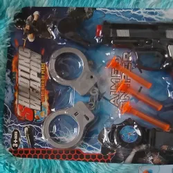 Juego de pistola con esposas
