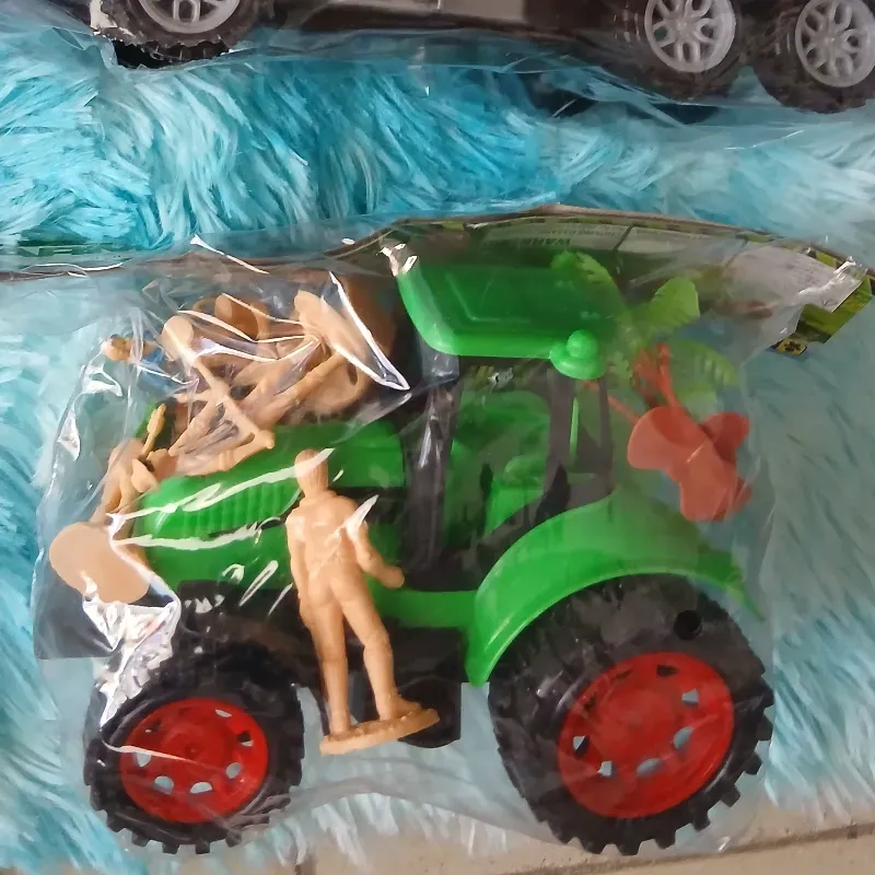 Tractor con su granja