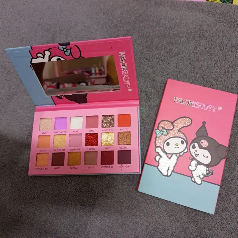 Paleta de Sombras Melody y Kuromi 