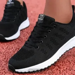 Tenis Negros de Mujer