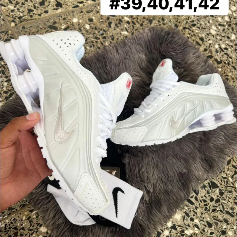 Nike Shox blancos 
