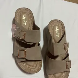 Sandalias prácticas 