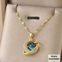 Cadenita de acero inoxidable.