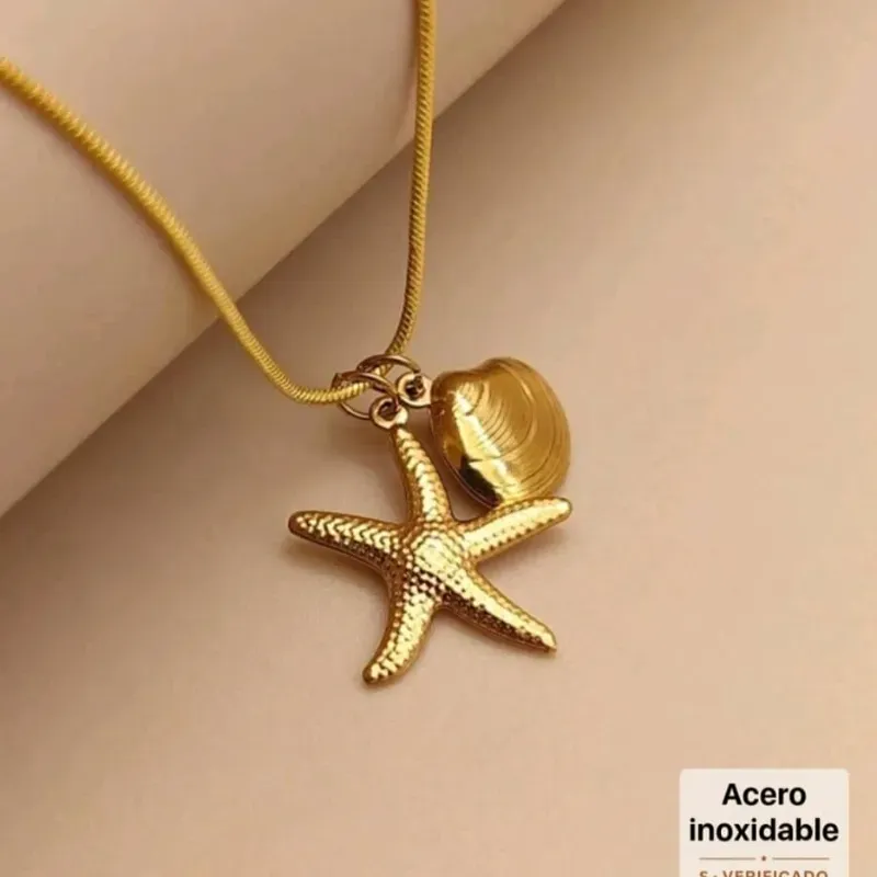 Cadenita de acero inoxidable.