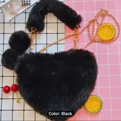 Cartera con forma de corazón.