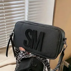 Cartera modelo cuadrado SM.