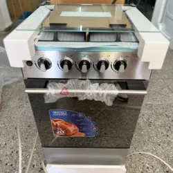 Cocina con horno y tapa de cristal templado Royal