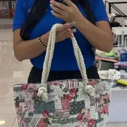 Juego de cartera grande y gorra.