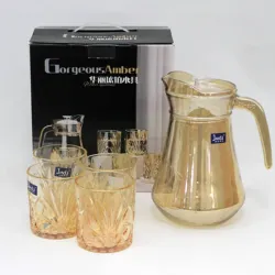 Juego de jarras de cristal.