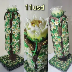 Lámpara artesanal de margaritas.