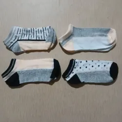 Medias tobilleras para niños.