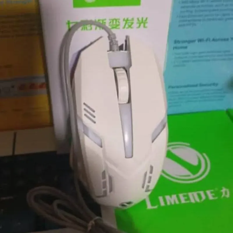 Mouse RGB blanco.