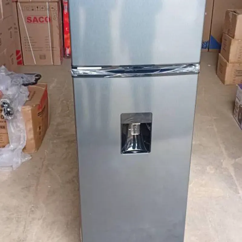 Refri Royal 8.5pies con dispensador.