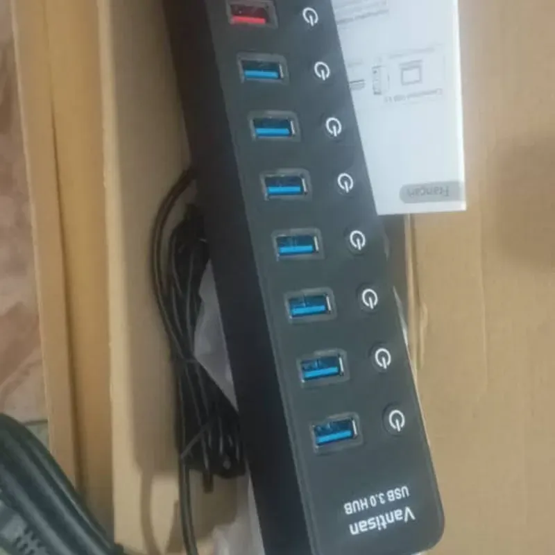 Regleta vantisa 10 puertos USB 3.0, 7 de copia y 3 de carga.