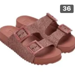 Sandalias Prácticas.