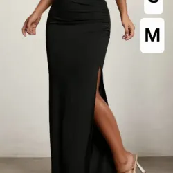 Saya larga abierta a un lado.