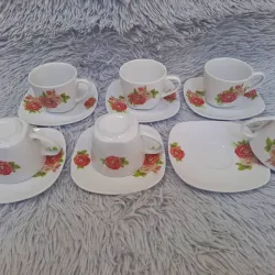 Set de tazas ideal para café con leche o té.