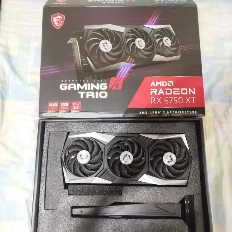 Tarjeta de video AMD Radeon RX6750 XT, GDDR6 de 12gb y 192bits, con salida DisplayPort, HDMI