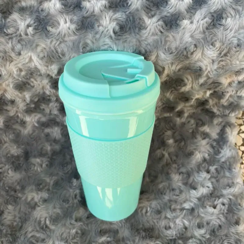 Vaso de 500ml con tapa.