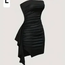 Vestido de escote entallado corto, semi abierto.