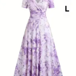 Vestido largo de mangas cortas.