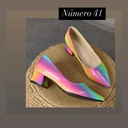 Zapato puntifino.