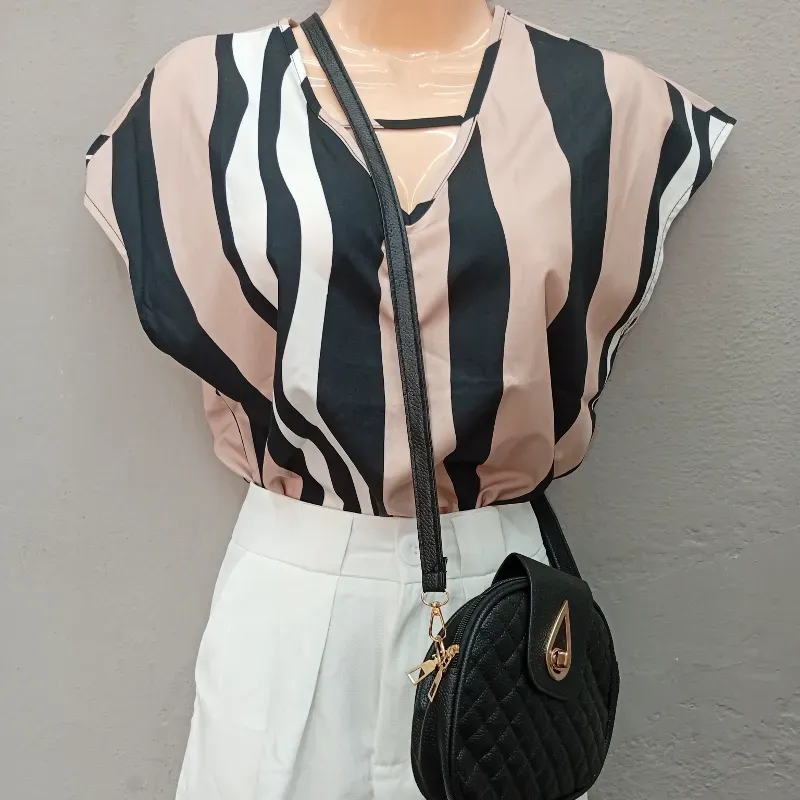 Blusa elegante de manga corta 