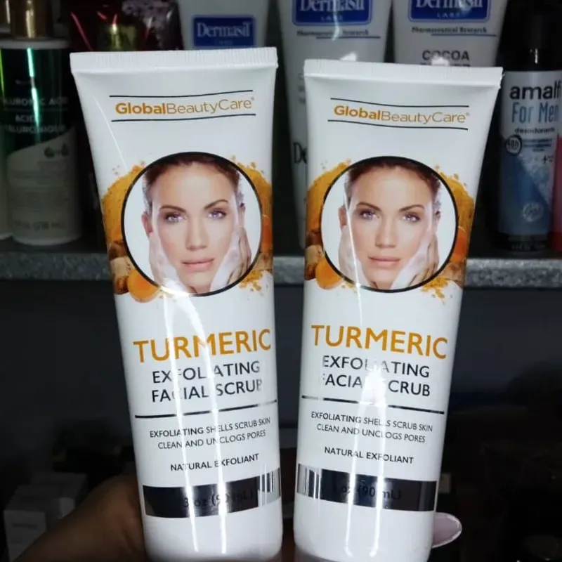 Exfoliante facial de cúrcuma.