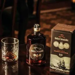 Isla Grande -Reserva exclusiva Añejo 16 Años- 700ml.