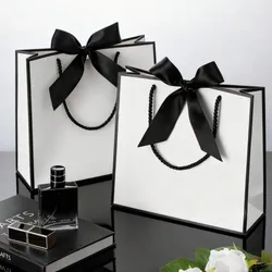 Bolso Blanco de Regalos con cinta negra 