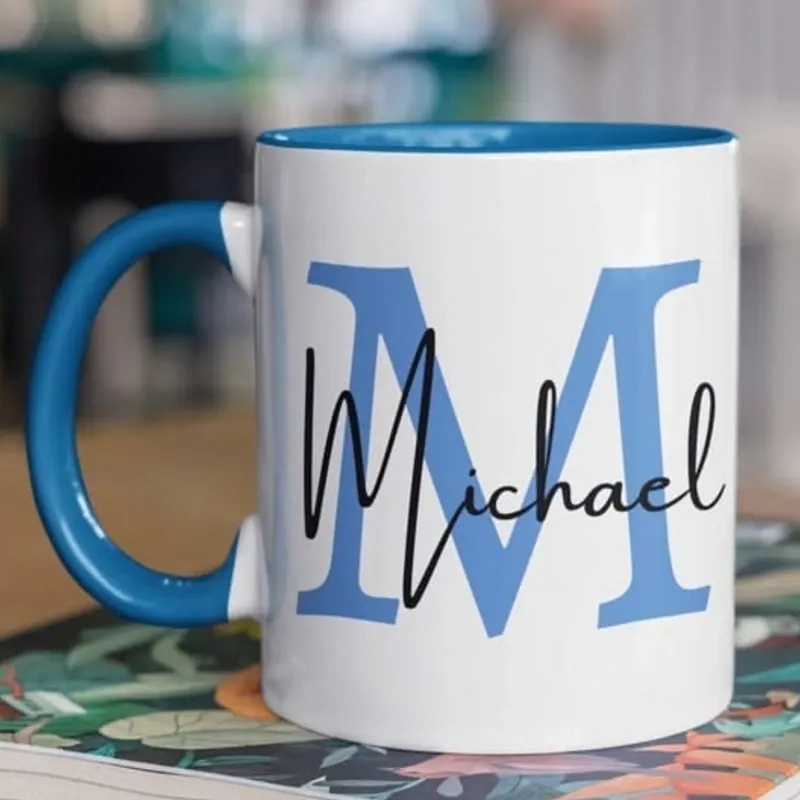 Taza blanca con asa e interior azul