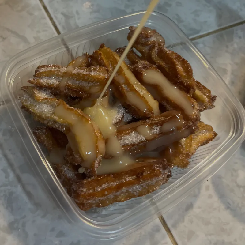 Churros con leche condensada 
